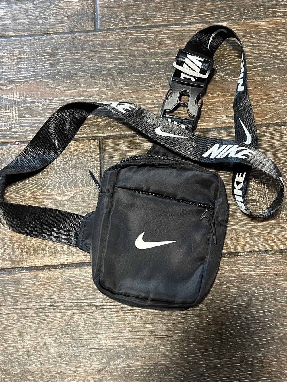 Nike Mini Adjustable Sling Crossbody Shoulder Bag 5x7